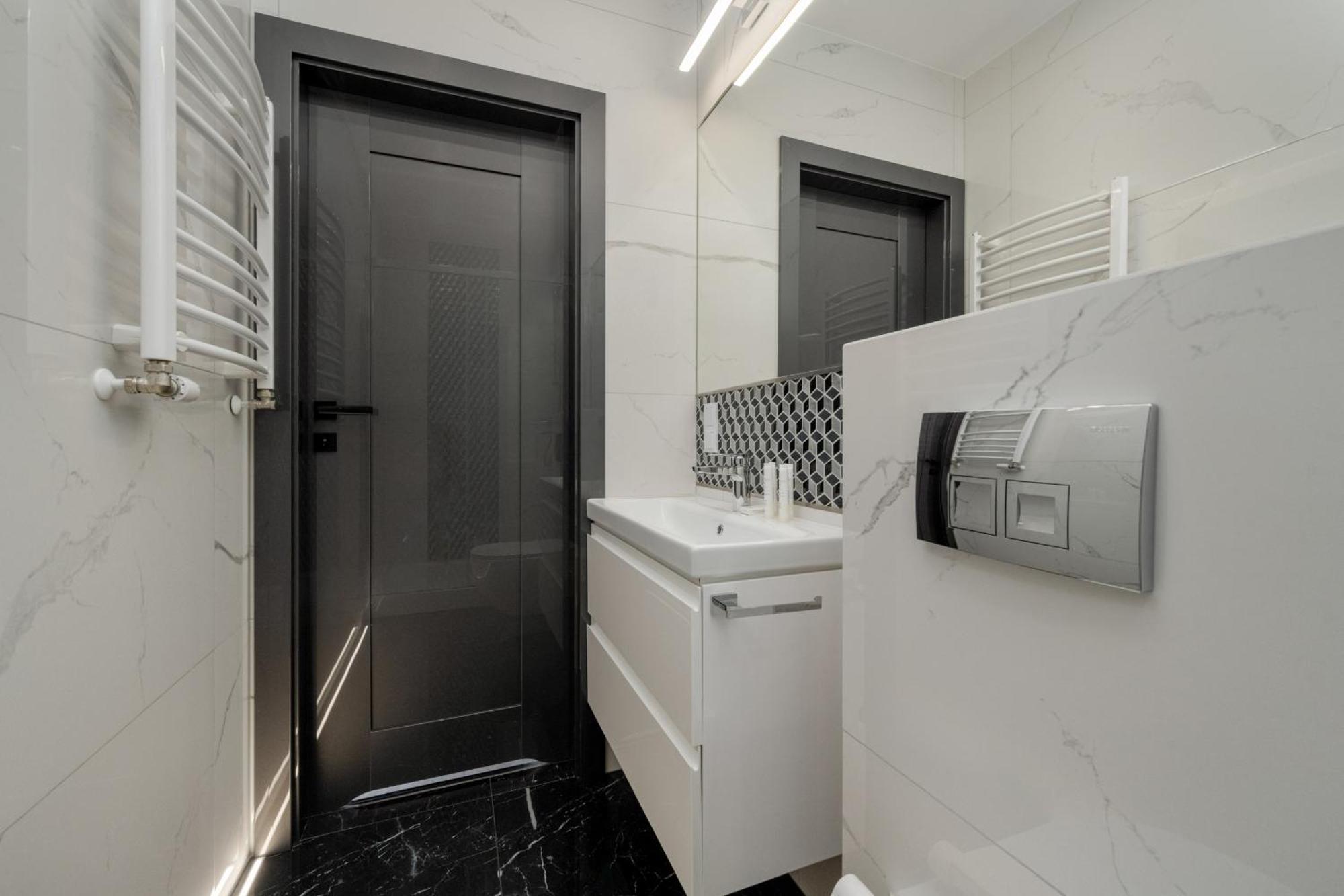 Luksusowy Apartament Z 3 Sypialniami, Klimatyzacja, Parkingiem I Biurkiem We Wroclawiu By Renters Prestige Breslávia Exterior foto