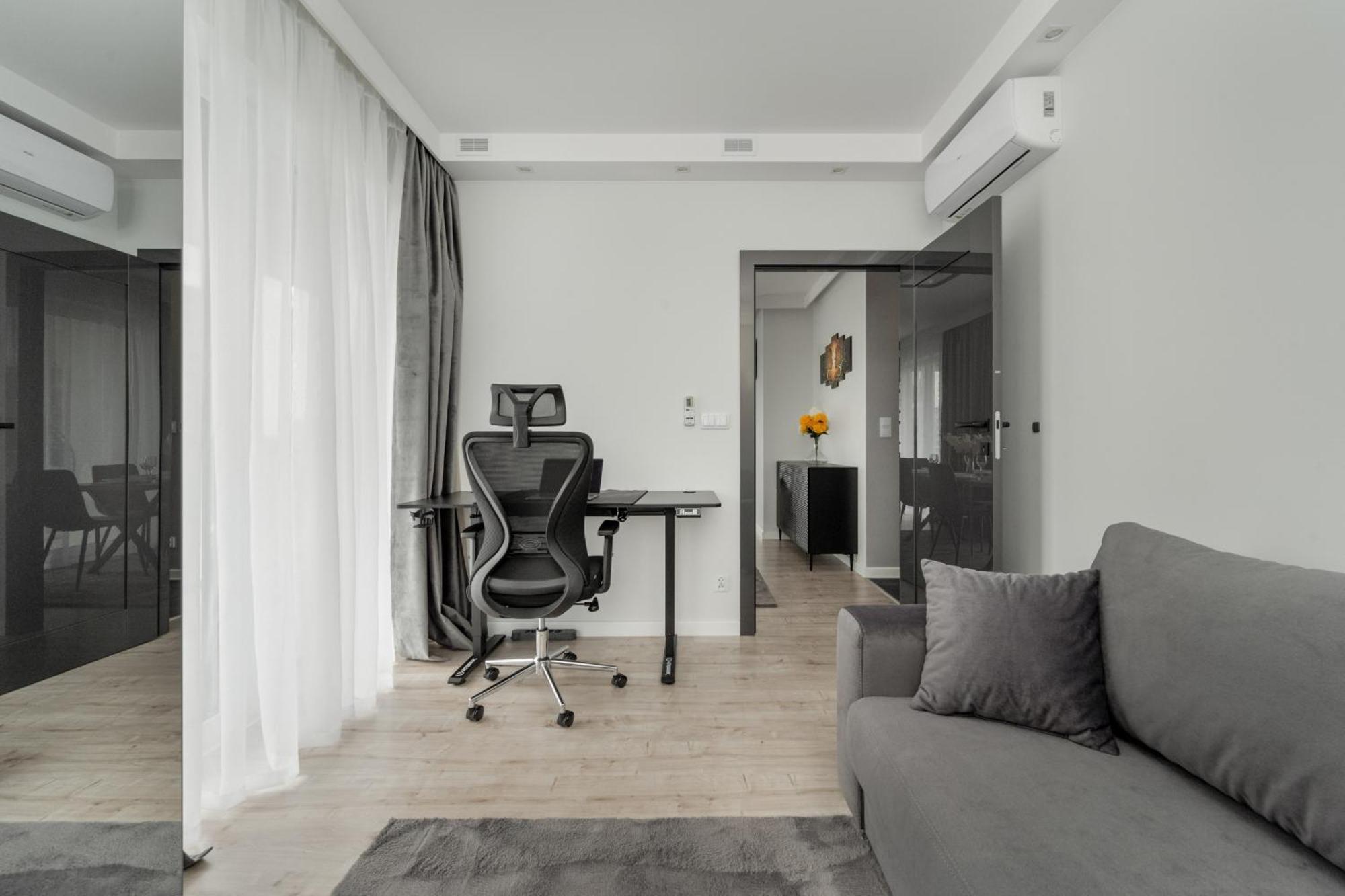 Luksusowy Apartament Z 3 Sypialniami, Klimatyzacja, Parkingiem I Biurkiem We Wroclawiu By Renters Prestige Breslávia Exterior foto