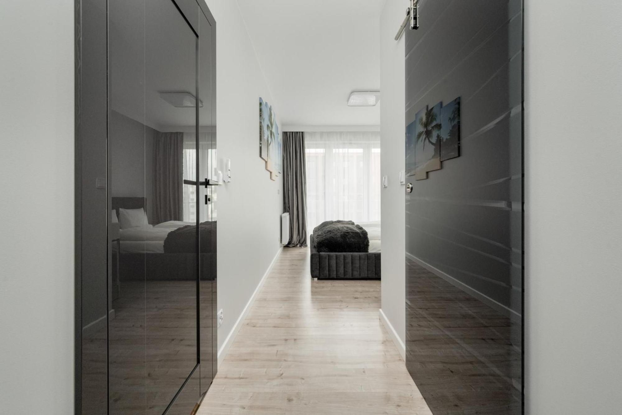 Luksusowy Apartament Z 3 Sypialniami, Klimatyzacja, Parkingiem I Biurkiem We Wroclawiu By Renters Prestige Breslávia Exterior foto